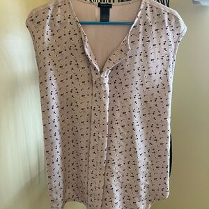 Ann Taylor Blouse size medium in Light Pink with darker pink floral print